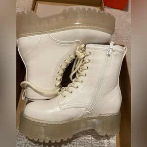 Steve Madden platform boot